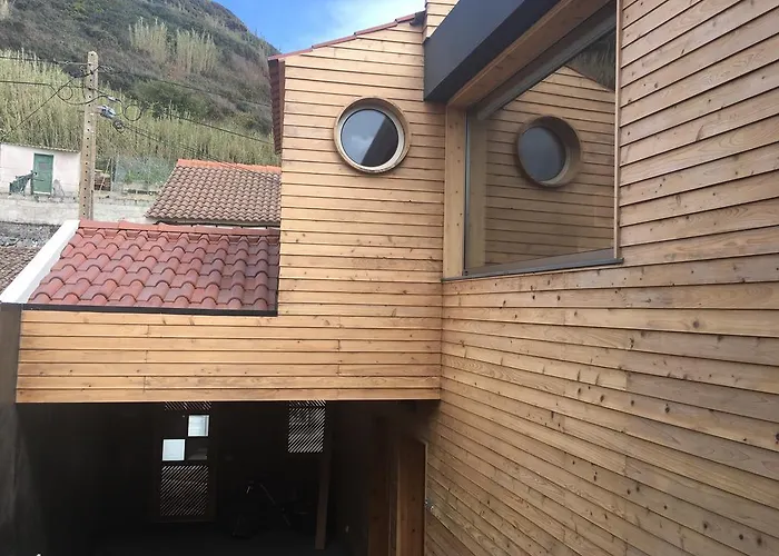 Porto Pim Bay Apartment *